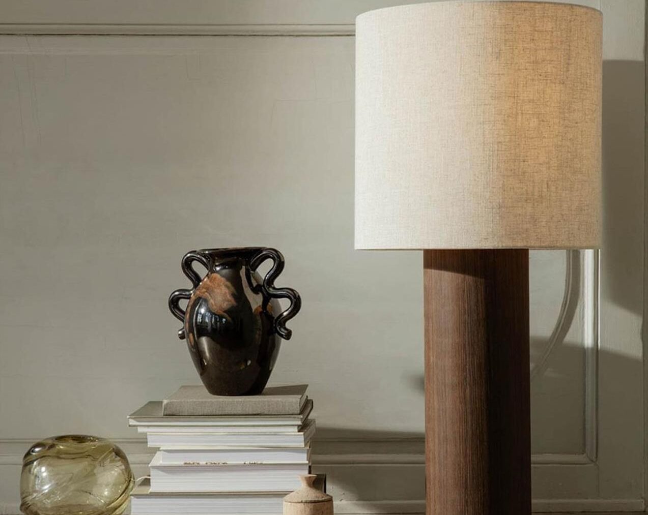 Post-Floor-Lamp-Base-and-Eclipse-Lampshade-Large